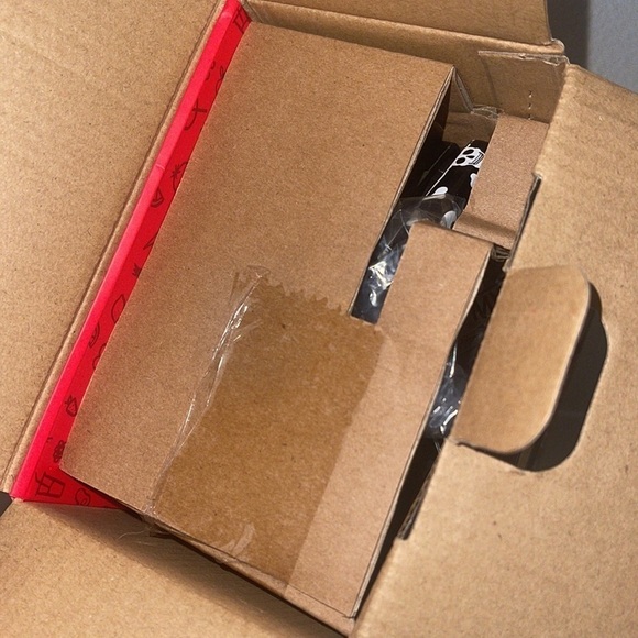 NEW ~ Dash SKULL Mini Waffle Maker 4" Non-Stick Cooking Surface black - Picture 3 of 5